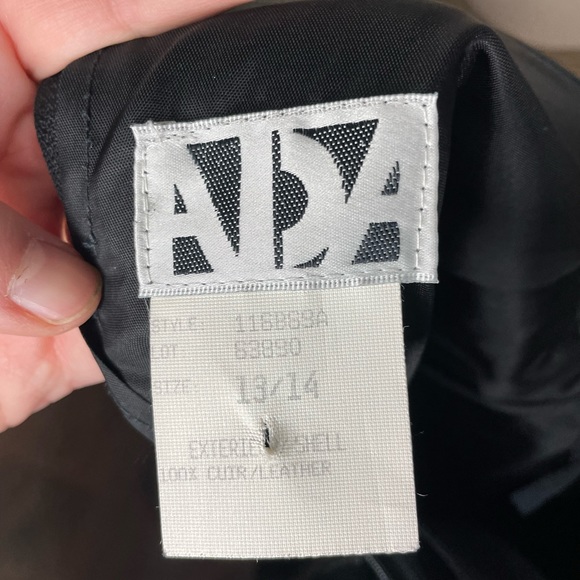 Black Leather Vintage Pencil Skirt - Picture 6 of 10